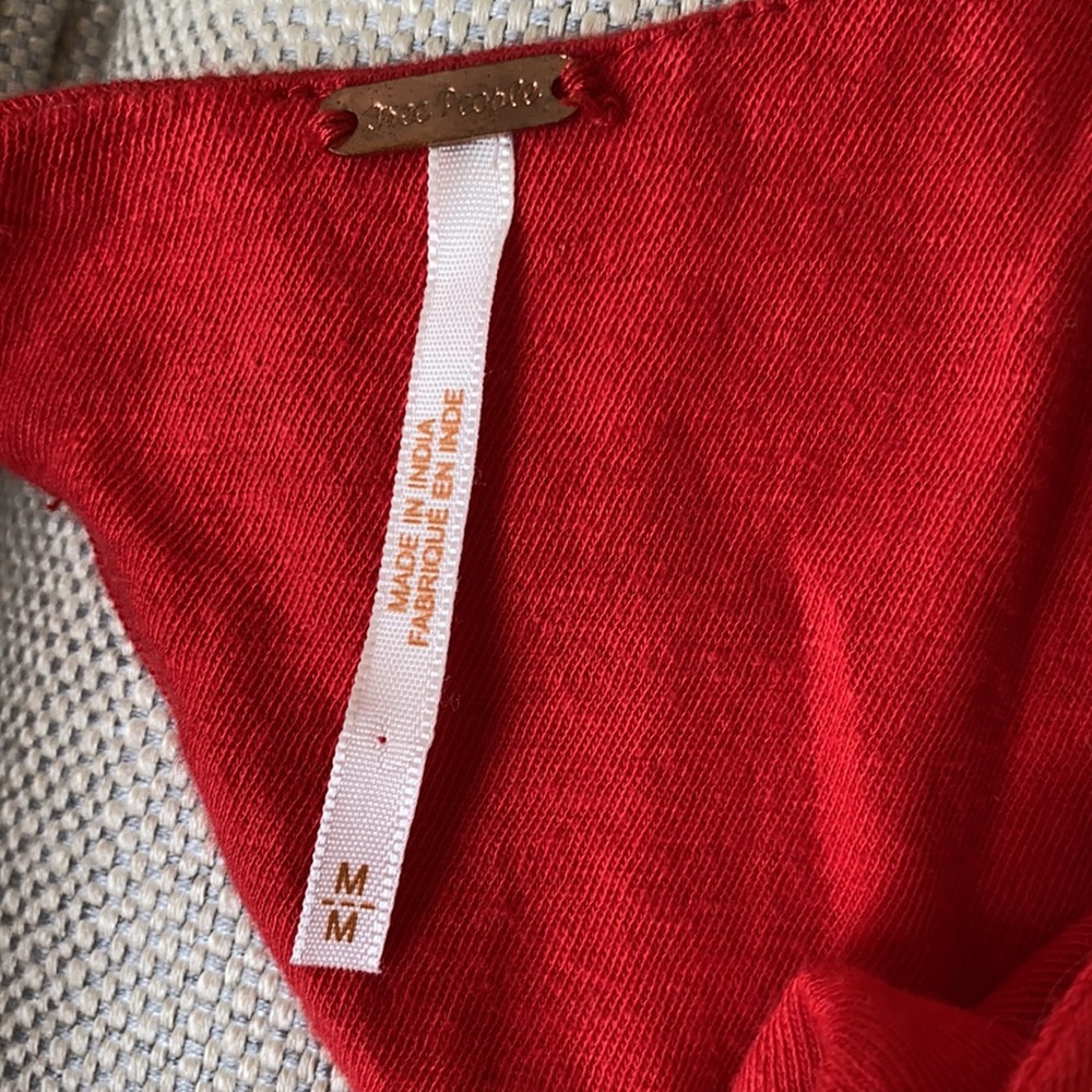 Red blouse - Picture 9 of 9